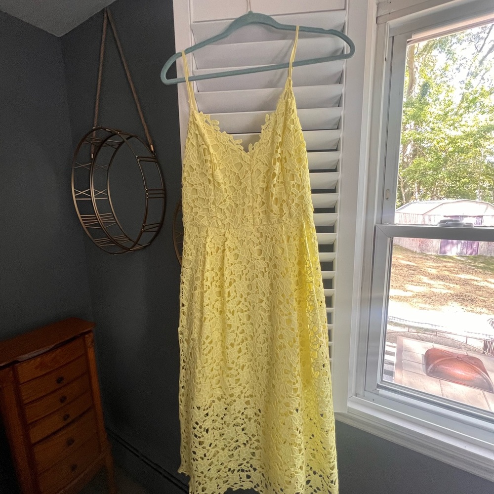 Astr Yellow Lace Midi Dress - Picture 2 of 6